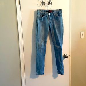 Light Wash YMI Wanna Betta Butt jeans